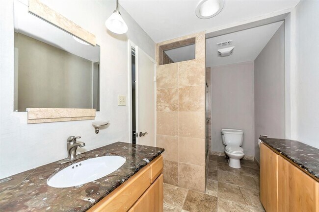 Building Photo - 26 Bounty Rd E