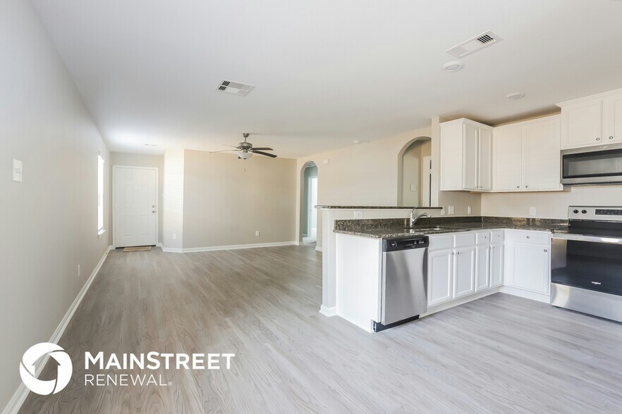 Building Photo - 27060 Leonardo Dr