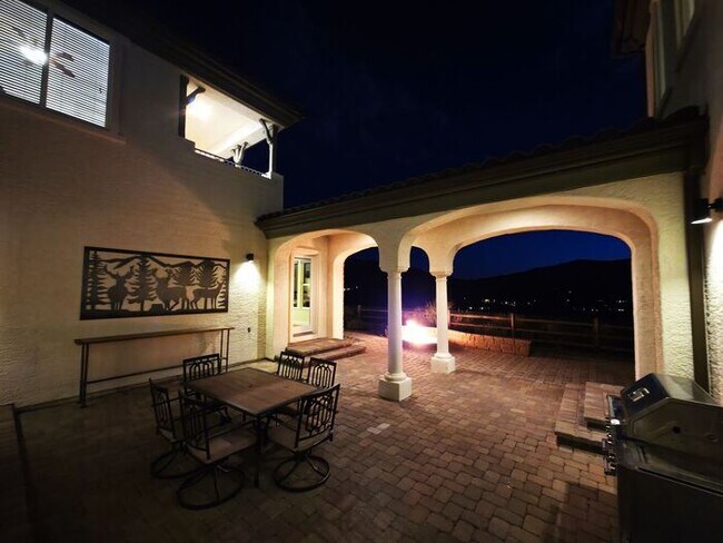 Building Photo - First Month Free – Executive Somersett Home Offered Furnished or Unfurnished with Panoramic Views...