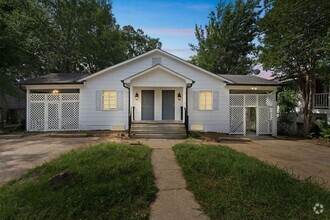 Building Photo - Charming 1BR Duplex in Jackson