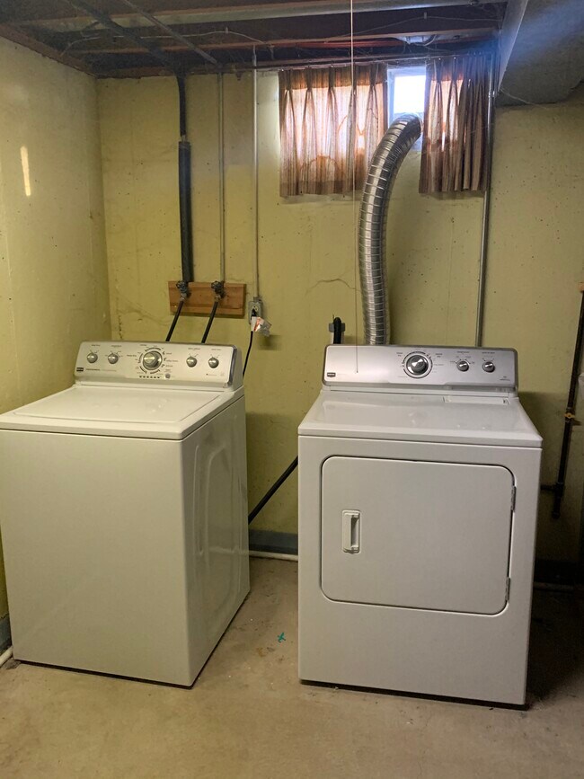 Building Photo - 18342 Clairmont Dr