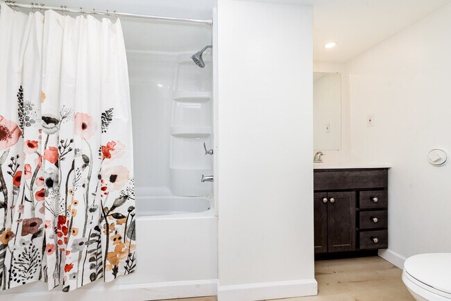 Building Photo - 35 Alpha Dr