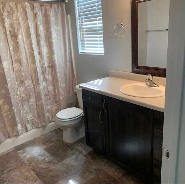 Building Photo - 3104 S Relic Ridge Dr