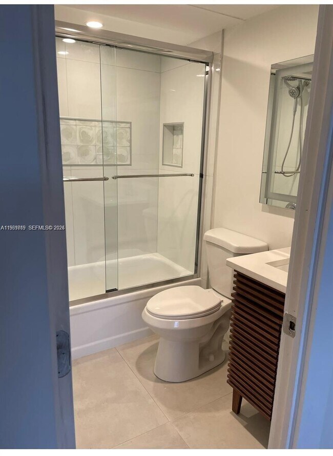 Building Photo - 1731 SE 15th St