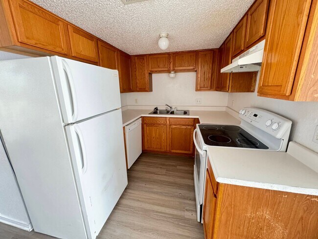 Building Photo - 1306 Monroe Loop