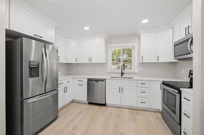 Building Photo - 1500 San Mateo Dr