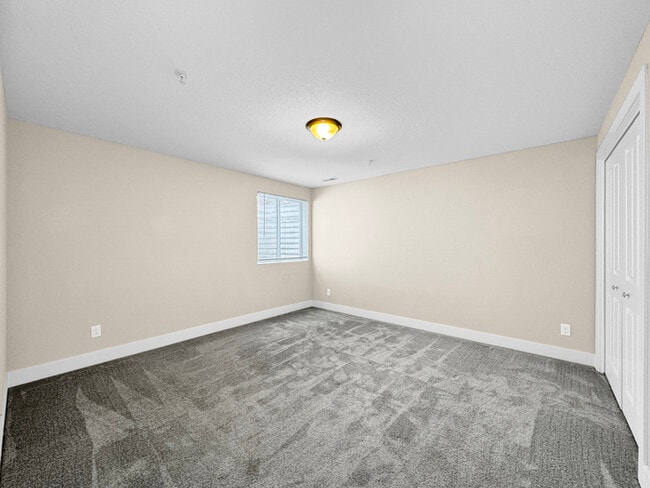 Building Photo - 4461 Lower Beaver Rd