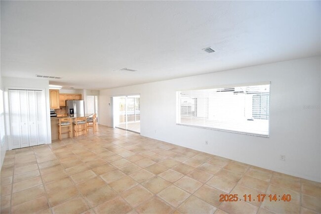 Building Photo - 705 Spanish Main Dr