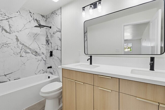 Building Photo - 338 Patricia Ln