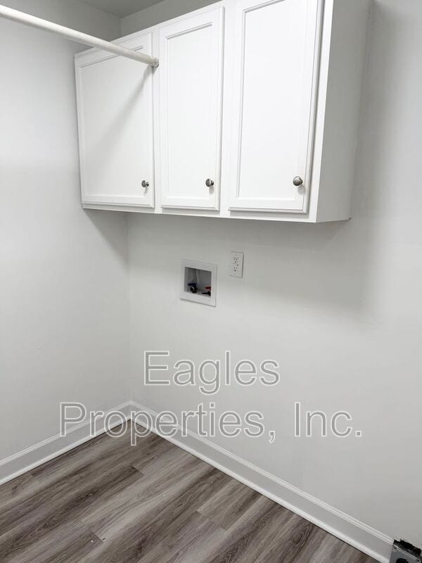 Building Photo - 512 N Pineview Ave