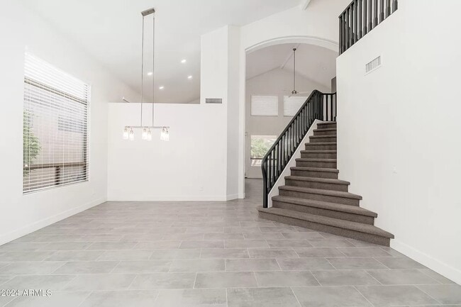 Building Photo - 6739 E Gelding Dr