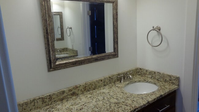 Building Photo - Spacious~Charming~Dilworth! 3800 SF 4 Beds 3.5 Baths