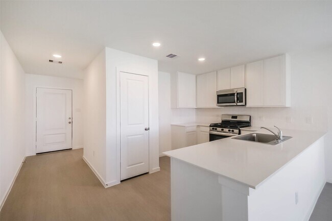 Building Photo - 6514 Linden Leaf Dr