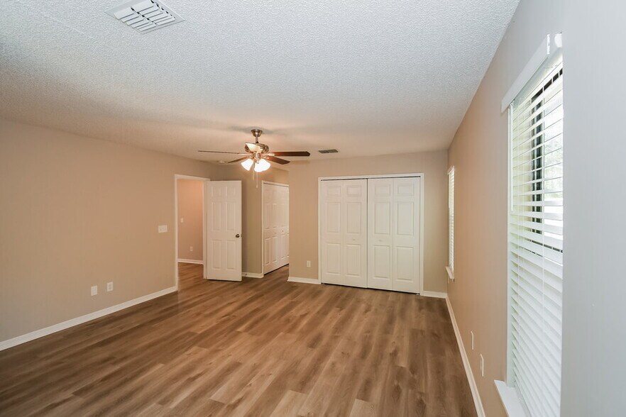 Building Photo - 10364 Windfern Ct N