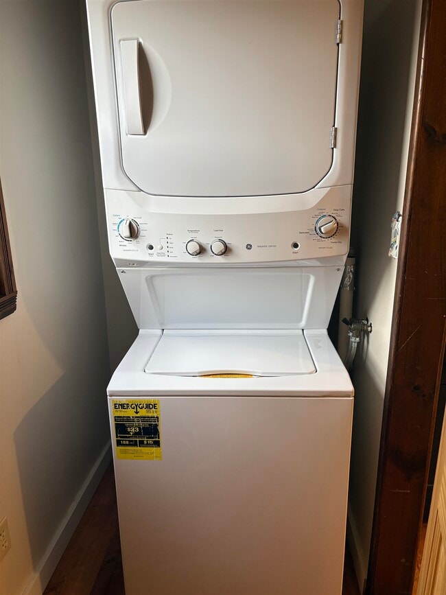 Building Photo - 290 Glen Ledge Rd