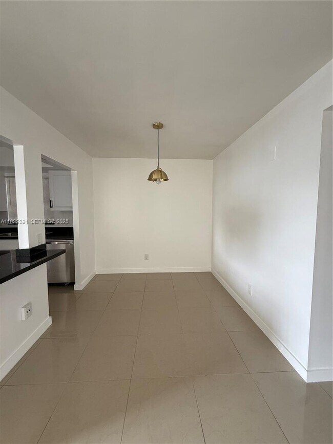 Building Photo - 2431 SW 82nd Ave