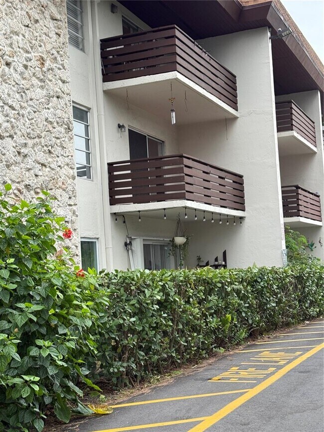 Building Photo - 7487 SW 82nd St