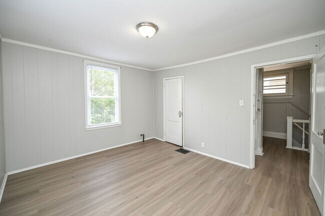 Building Photo - 2317 Stratford Ave