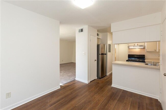 Building Photo - Fantastic 1 /1 x Rent @ Winter Park's Four...