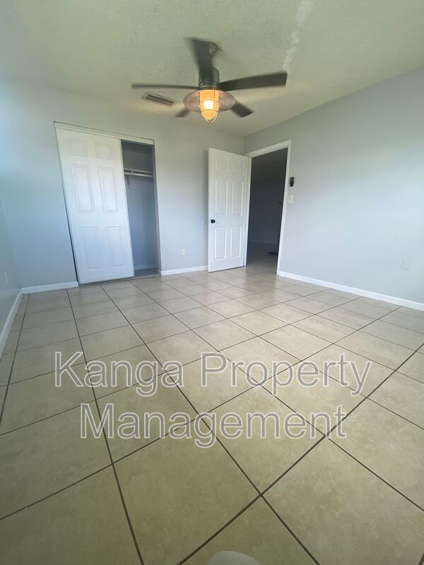 Building Photo - 3206 Louisiana Ave