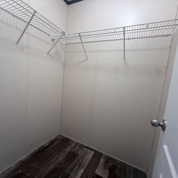 Building Photo - 10610 State Rte 762