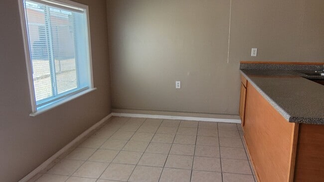 Building Photo - Affordable 1 bedroom, 1 bath apartment in ...