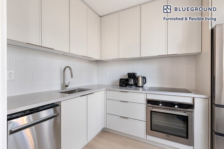 Building Photo - 150 Lawrence St