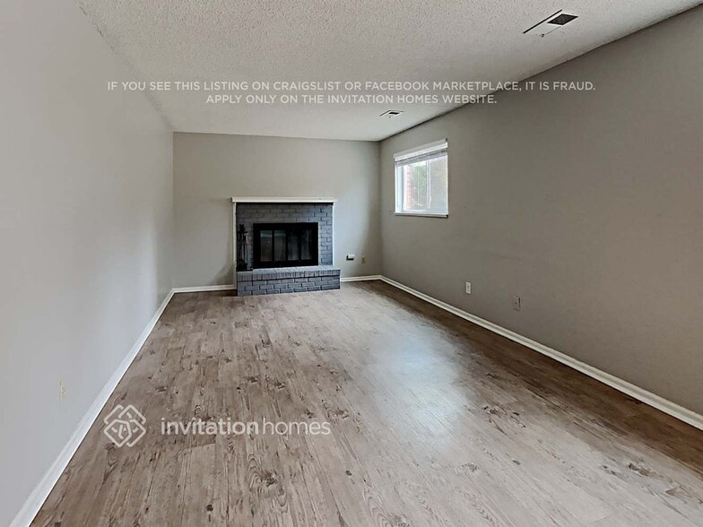 Building Photo - 2853 S Biscay Ct