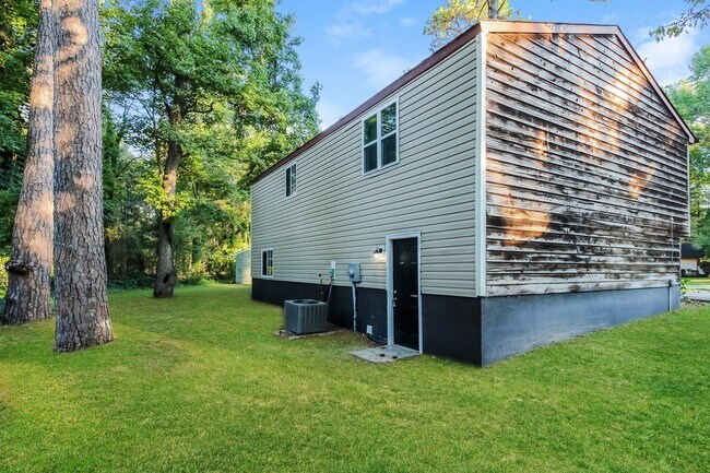 Building Photo - 3004 Windwood Pl