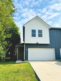 Building Photo - 1232 3rd Ave N