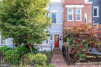 Building Photo - 1417 G St NE