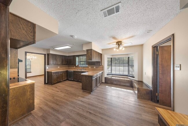 Building Photo - 9655 Sullivan Rd