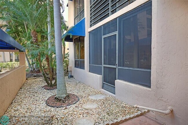 Building Photo - 7186 Promenade Dr