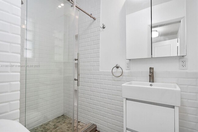 Building Photo - 9200 N Bayshore Dr