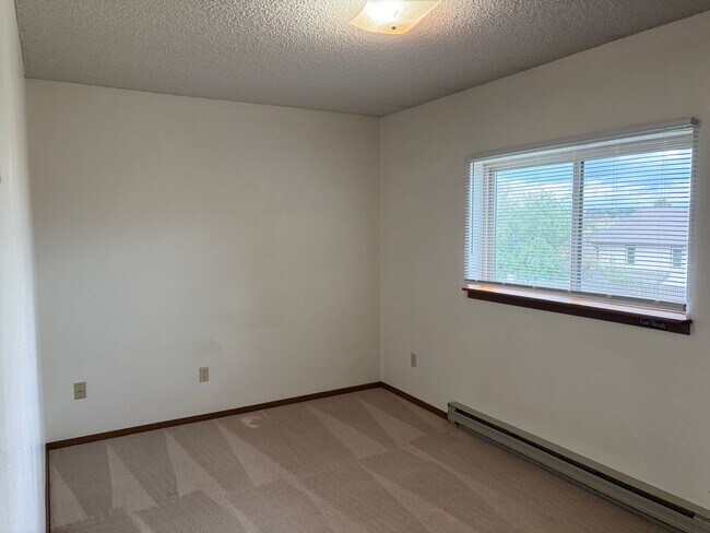 Building Photo - 308 Hacker Ct