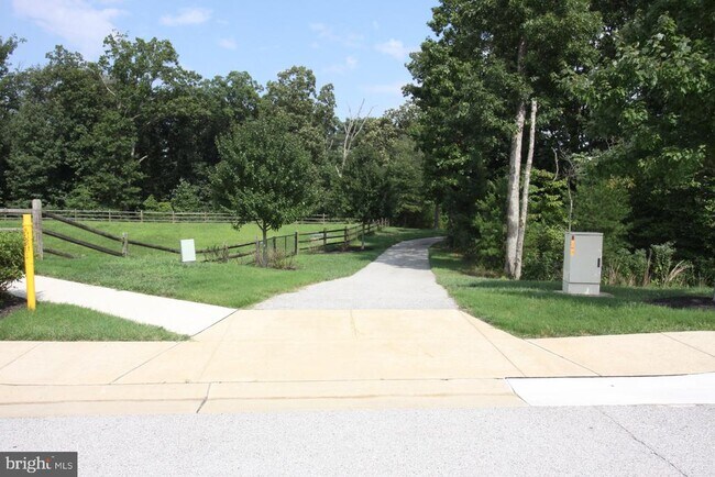 Building Photo - 7568 Stonehouse Dr