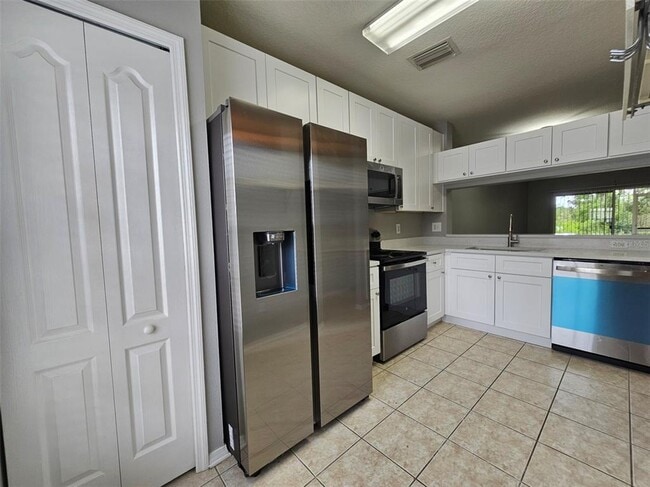 Building Photo - 2456 Lake Woodberry Cir