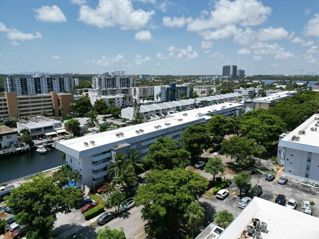 Building Photo - 3750 NE 169th St