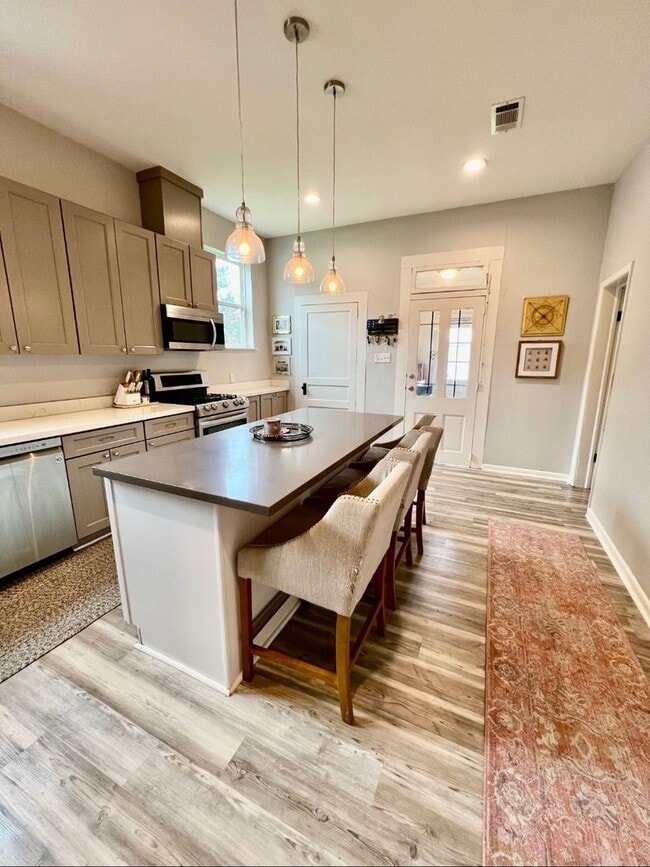 Building Photo - Charming 3 bedroom home in Historic Spanish Town