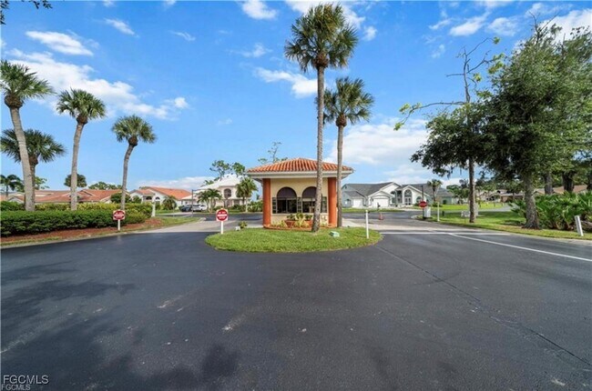 Building Photo - 3282 Sabal Springs Blvd