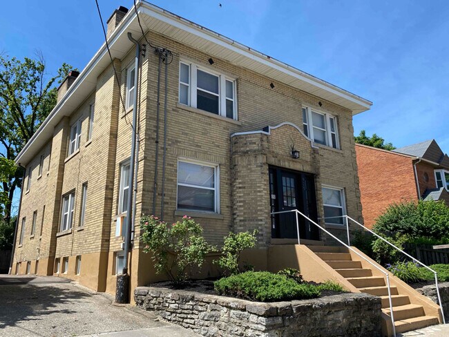 Building Photo - 925 Nassau St