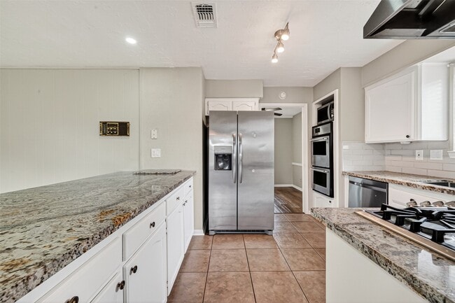 Building Photo - 519 Asheboro Dr