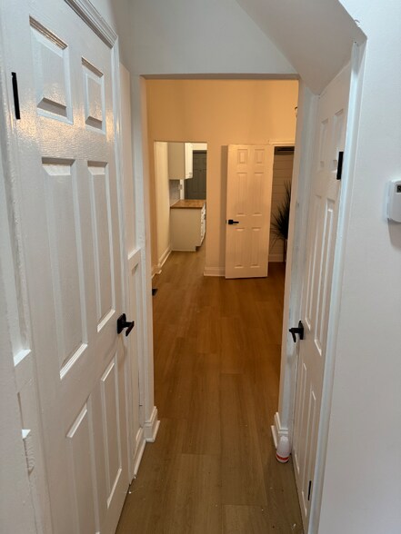 Building Photo - 2404 Druid Hill Ave