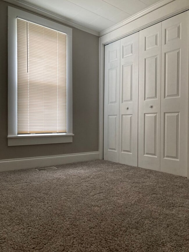 Building Photo - Super cute, newly renovated 3 bed, 1 bath home close to all things Downtown Salisbury