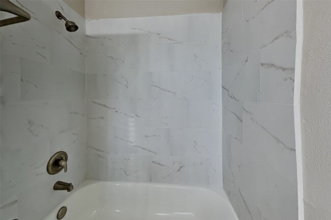 Building Photo - 19103 Remington Manor Dr