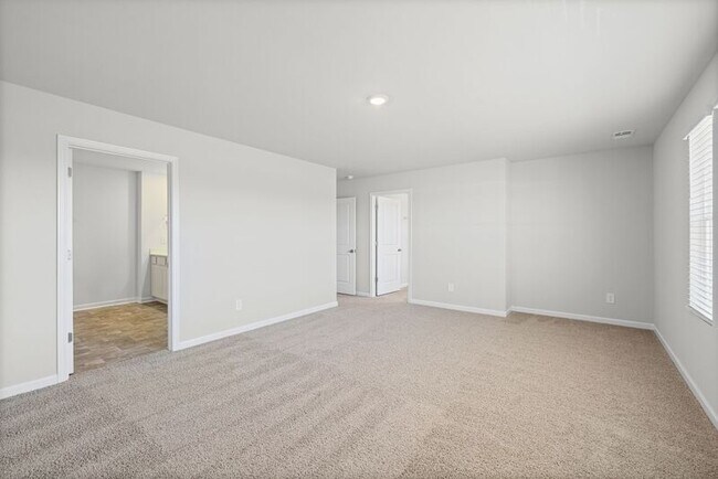 Building Photo - 4340 Oswin Dr