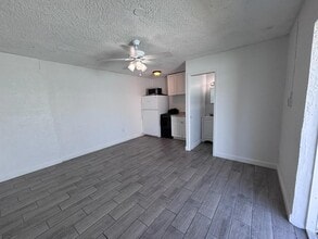 Building Photo - 2131 Washington St NE