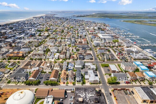 Building Photo - 116 N Decatur Ave