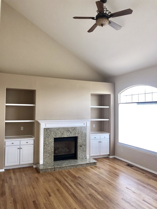 Building Photo - 2585 Clayton Cir