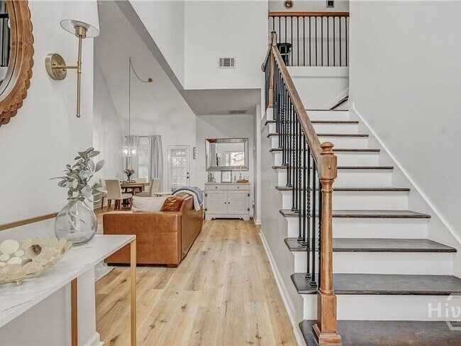 Building Photo - Beautiful 3BR/3BA Home with Private Pool in Commerce